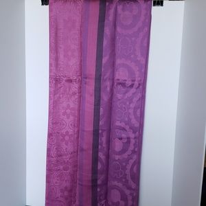 Disney park minnie mouse purple scarf 💜💜